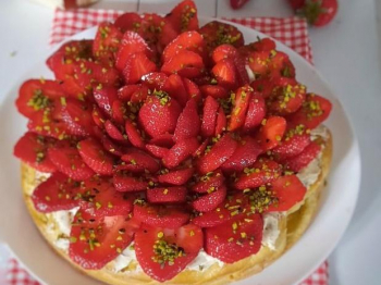 Crostata di fragole con frolla allo yogurt
