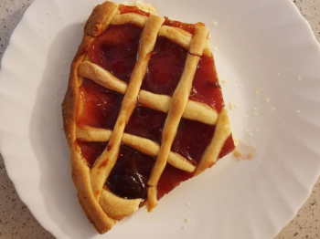 Crostata con marmellata di visciole