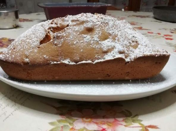 Plumcake con farina di farro, yogurt e canditi
