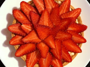 Crostata alla crema pasticcera e fragole