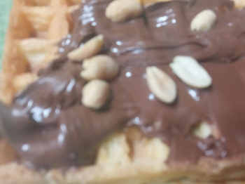 Waffel nutella e arachidi