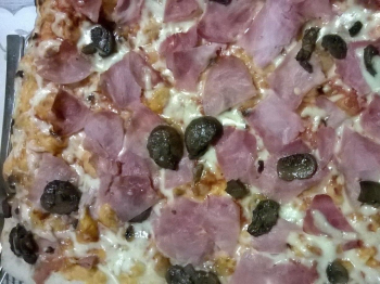 pizza alta prosciutto e funghi