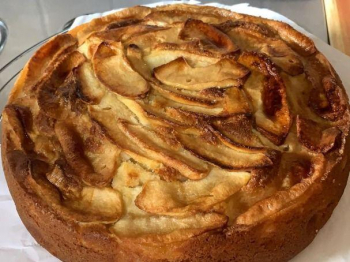 Torta di Mele con Mandorle e Cannella