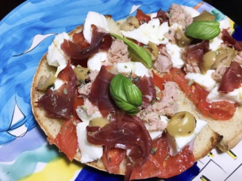 Pane Cunzato Siciliano