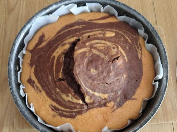 Torta marmorizzata con crema di nocciole