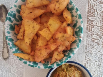 Nachos con humus di ceci