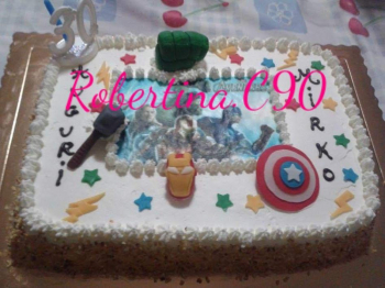 Torta Compleanno Avengers senza glutine