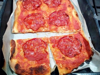 Pizza con salame