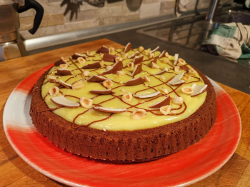 Crostata Morbida al Cacao, Nocciole e Cioccolato Bianco