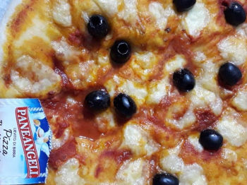 Pizza con olive