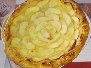 Torta di mele con la pasta sfoglia