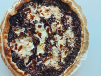 Torta salata radicchio,stracchino e funghi essiccati