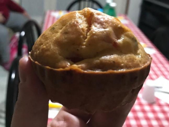 Muffin salati pomodorini, cotto e provola