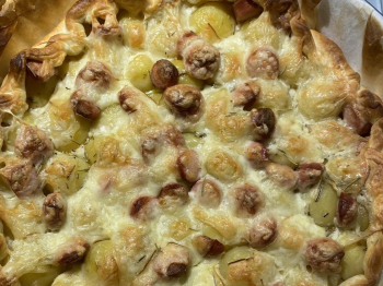 Torta salata con wurstel , patate e scamorza affumicata 🥔⭐️