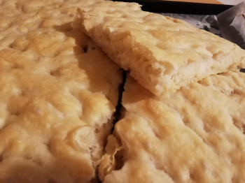 Focaccia fluffy della dolcina Erika Valdameri