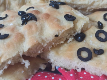 Focaccia con le olive