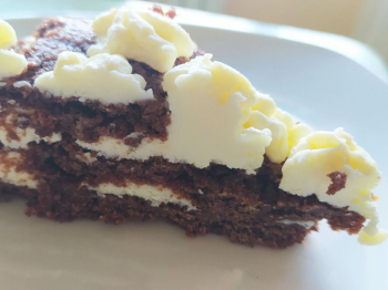 Crostata al cacao con crema di formaggi