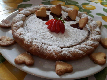 Crostata alla cannella e fragole