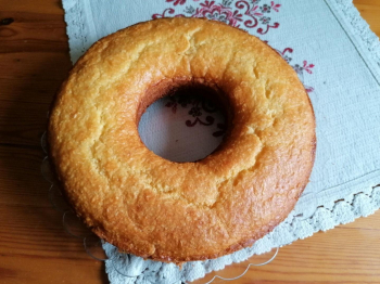 Ciambella al cocco e ricotta