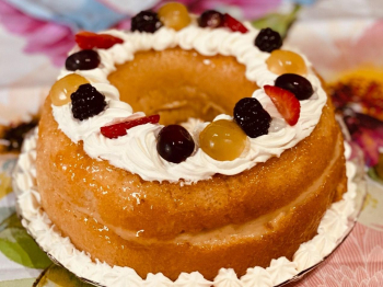 Babà con crema al limone e panna montata alla frutta!! 🍓🍊