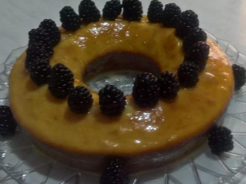 Ciambella con ganache al limone e more