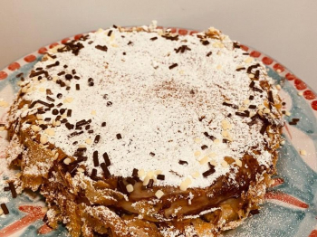 Millefoglie con crema chantilly e gocce di cioccolato🍫⭐️