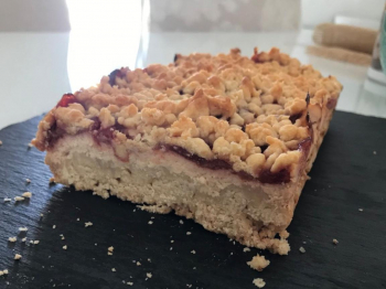 Sbriciolata ricotta e ciliegie