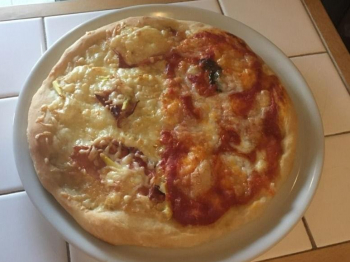 Pizza bigusto con asparagi bianchi
