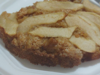 Torta do mele,amaretti e noci.