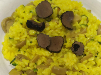 Risotto zafferano, zucchine, funghi e tartufo