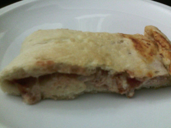 Calzone tonno-stracchino