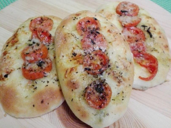 Focaccine soffici con ingrediente segreto.