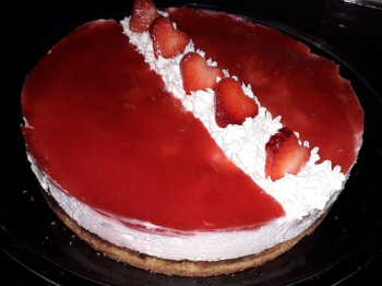 CHEESECAKE CON CUORI DI FRAGOLE🍓🍓
