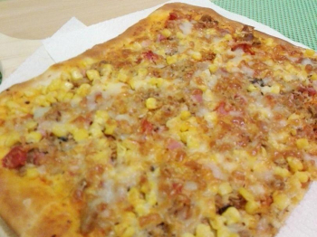 Pizza  mais tonno e cipolla