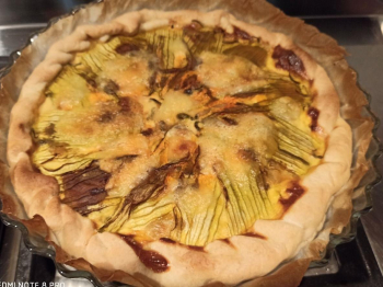 Torta di zucchine e fiori