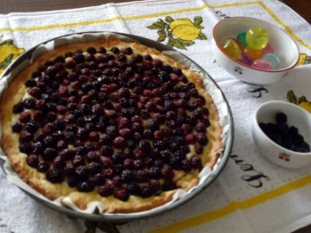 Crostata con more e crema pasticcera