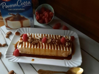 Panna cotta al caramello con mandorle caramellate(7° Sfida Culinaria-il dessert dell'estate)