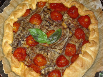 Crostata salata di melanzane e pomodori