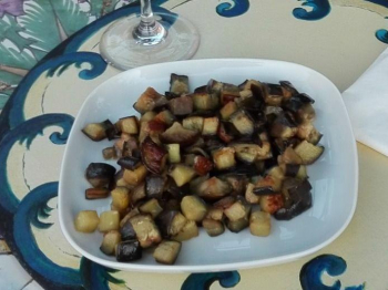 Melanzane a funghetti in bianco