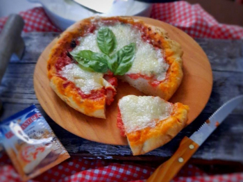 Pizza alta in teglia