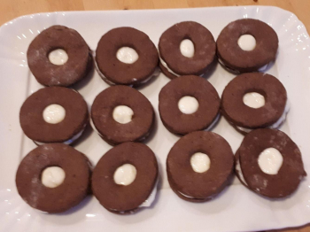 Occhi di bue con crema chantilly