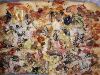 Focaccia prosciutto e funghi