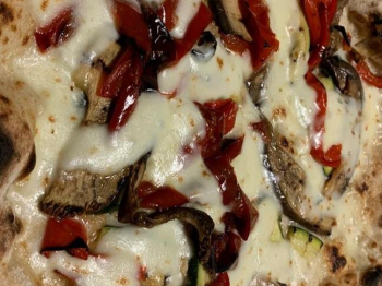 Pizza Vegetariana con Bufala