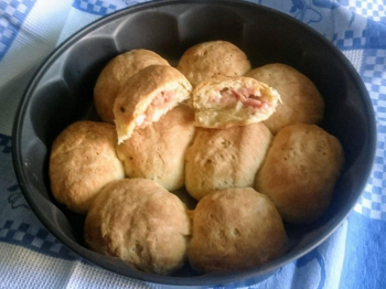 Panini ripieni prosciutto e fontina