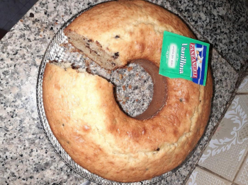 Ciambella allo yogurt con gocce di cioccolato