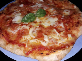 PIZZA CON MOZZARELLA DI BUFALA🍕