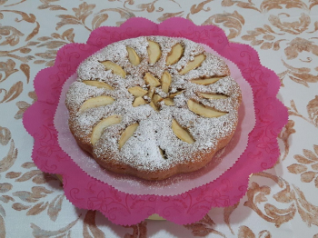 Torta di mele e noci - ricetta della dolcina Madame.Magda