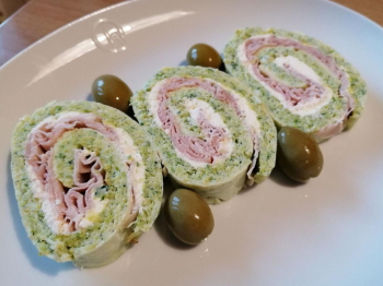 ROTOLO DI ZUCCHINE, FORMAGGIO E PROSCIUTTO