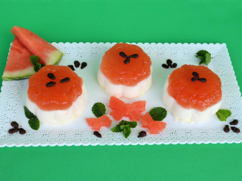 Panna cotta con geleè di anguria