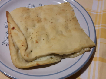 Focaccia di Recco al pesto